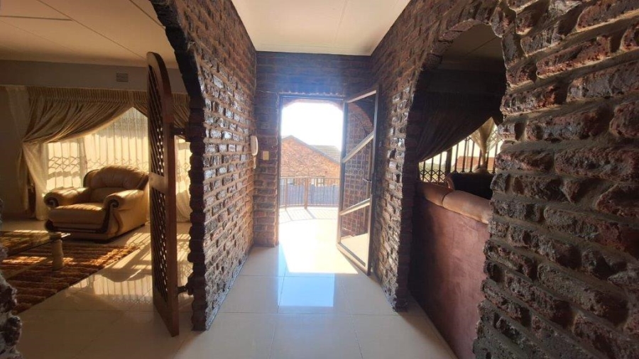 5 Bedroom Property for Sale in Margate KwaZulu-Natal