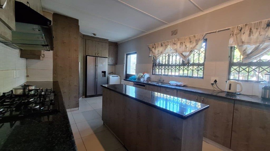 5 Bedroom Property for Sale in Margate KwaZulu-Natal