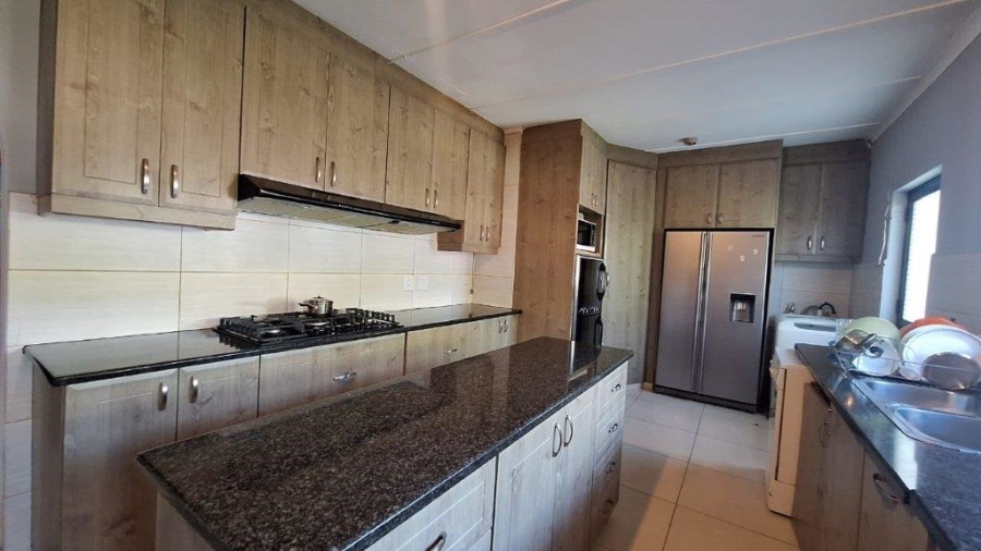 5 Bedroom Property for Sale in Margate KwaZulu-Natal
