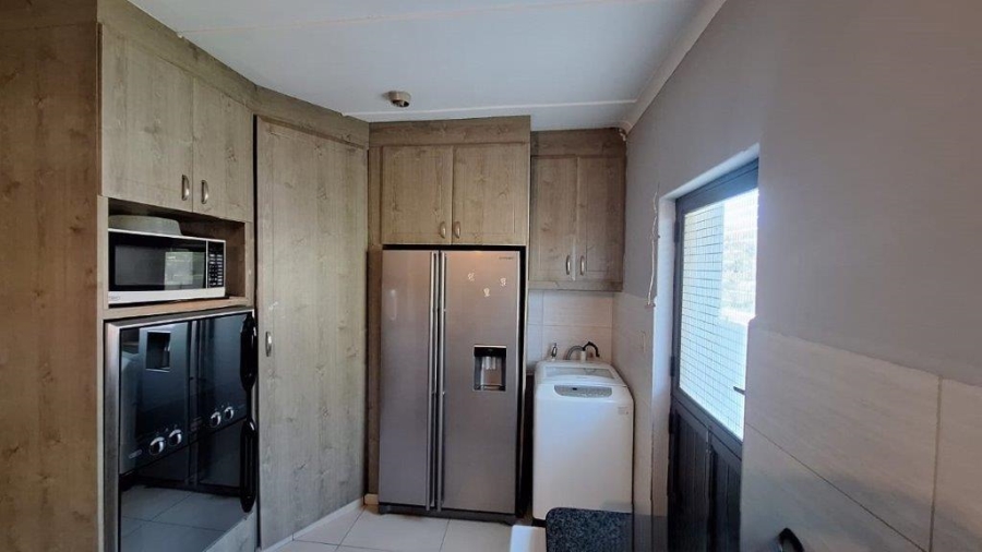 5 Bedroom Property for Sale in Margate KwaZulu-Natal