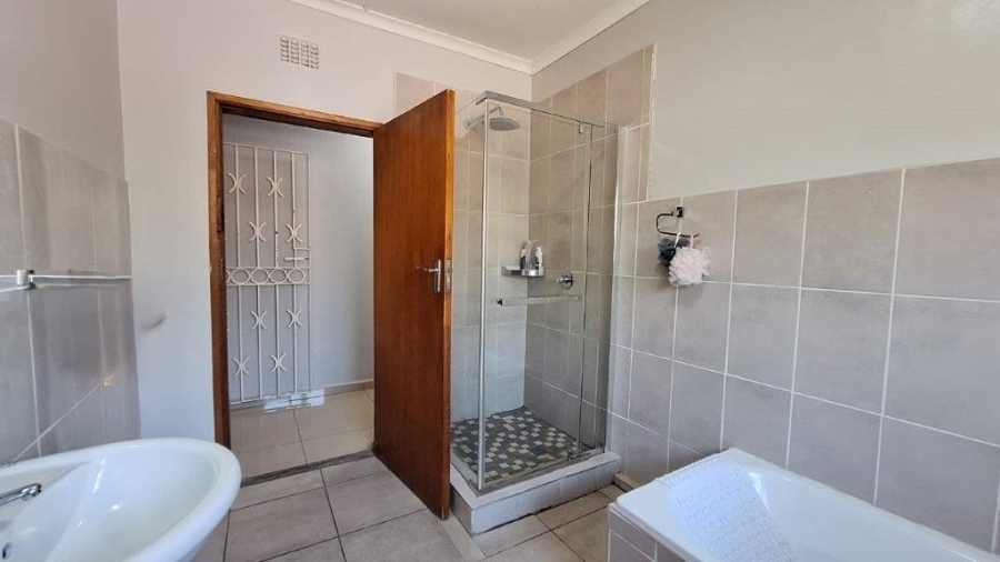 5 Bedroom Property for Sale in Margate KwaZulu-Natal