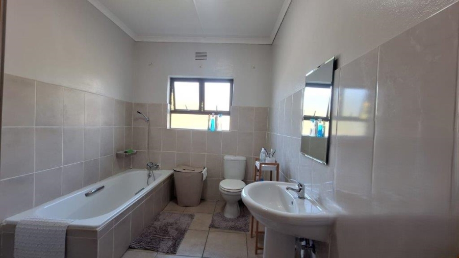 5 Bedroom Property for Sale in Margate KwaZulu-Natal