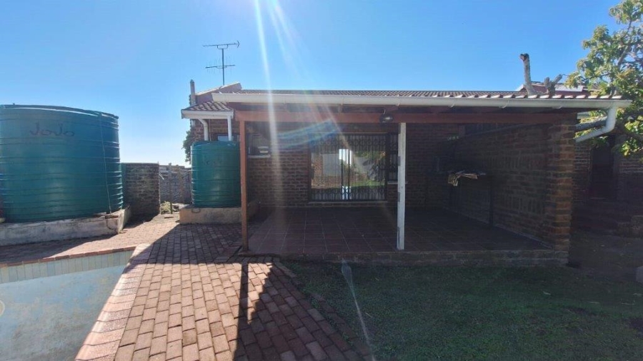 5 Bedroom Property for Sale in Margate KwaZulu-Natal