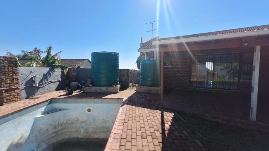5 Bedroom Property for Sale in Margate KwaZulu-Natal