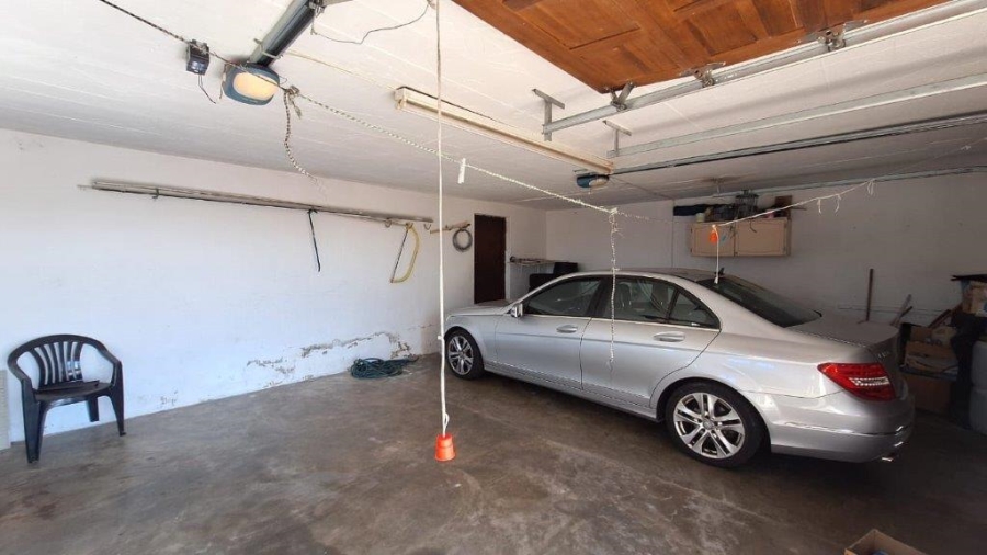 5 Bedroom Property for Sale in Margate KwaZulu-Natal