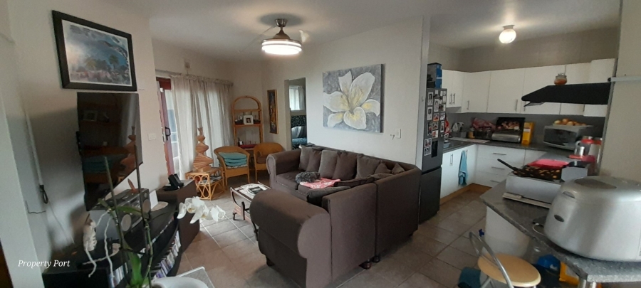 2 Bedroom Property for Sale in Uvongo KwaZulu-Natal