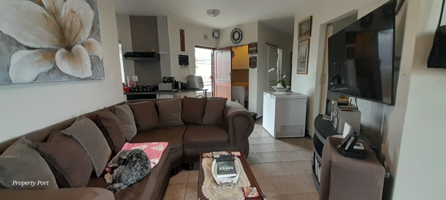 2 Bedroom Property for Sale in Uvongo KwaZulu-Natal
