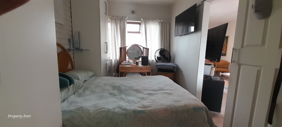 2 Bedroom Property for Sale in Uvongo KwaZulu-Natal