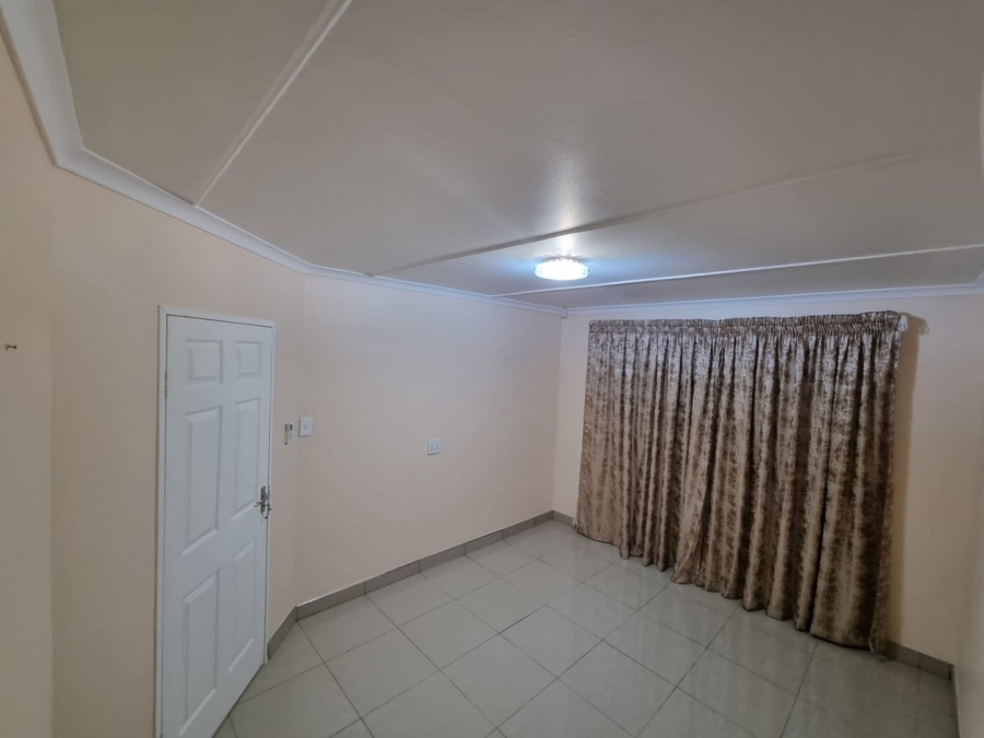 To Let 2 Bedroom Property for Rent in Raisethorpe KwaZulu-Natal