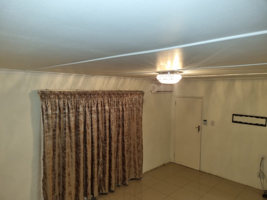 To Let 2 Bedroom Property for Rent in Raisethorpe KwaZulu-Natal
