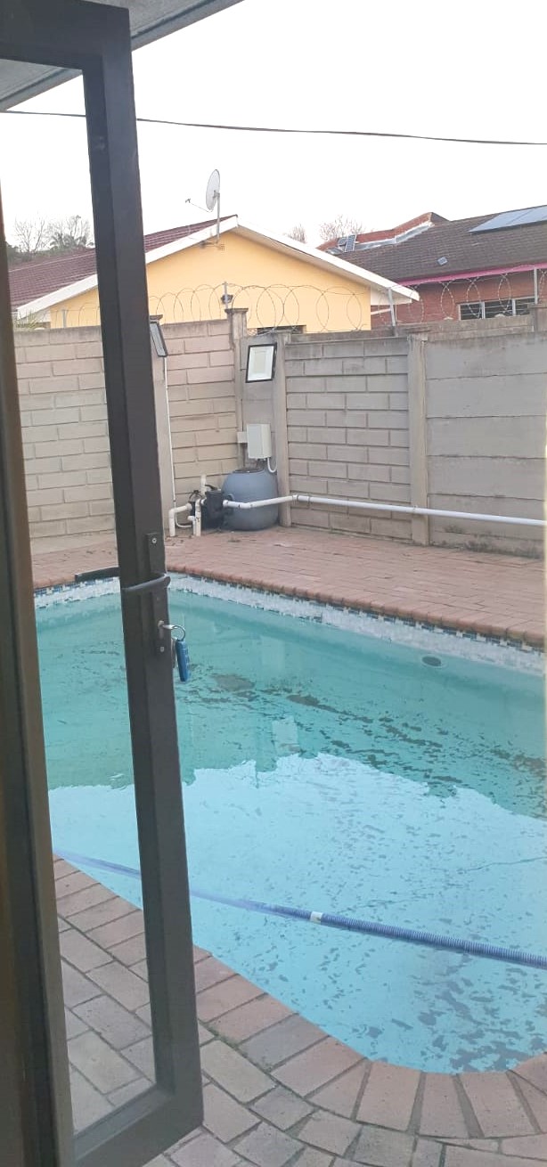 To Let 2 Bedroom Property for Rent in Raisethorpe KwaZulu-Natal