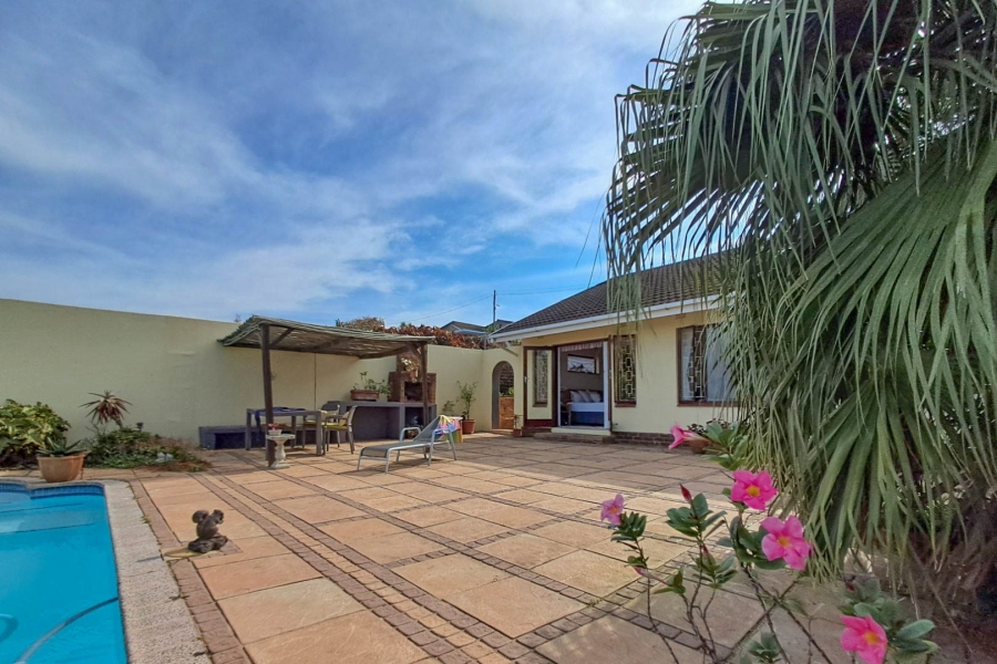4 Bedroom Property for Sale in Uvongo KwaZulu-Natal