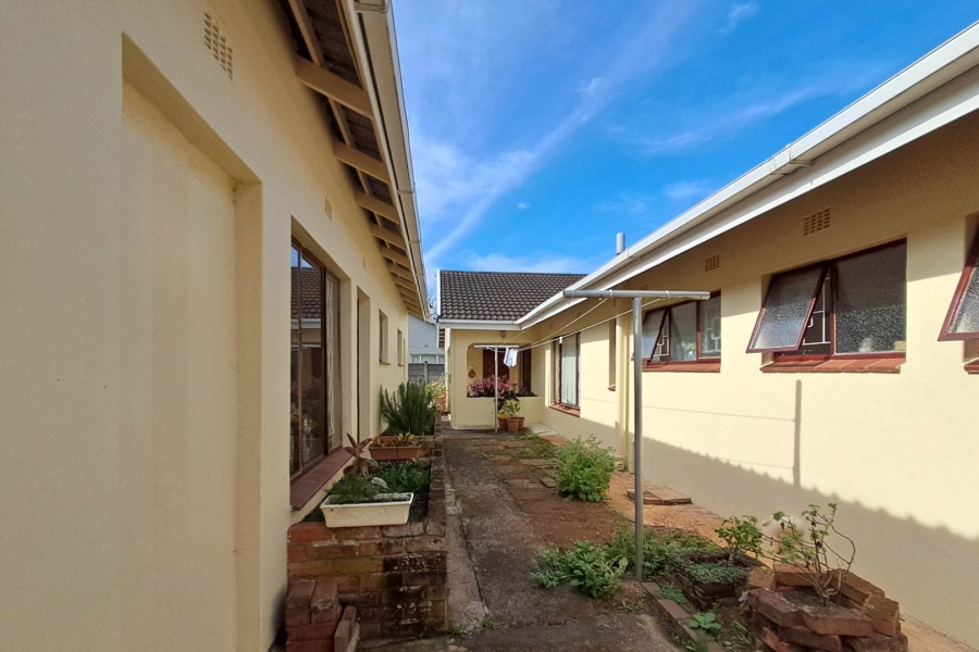4 Bedroom Property for Sale in Uvongo KwaZulu-Natal