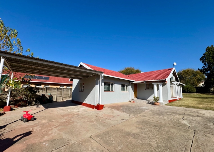 To Let 4 Bedroom Property for Rent in Pioneer Park KwaZulu-Natal