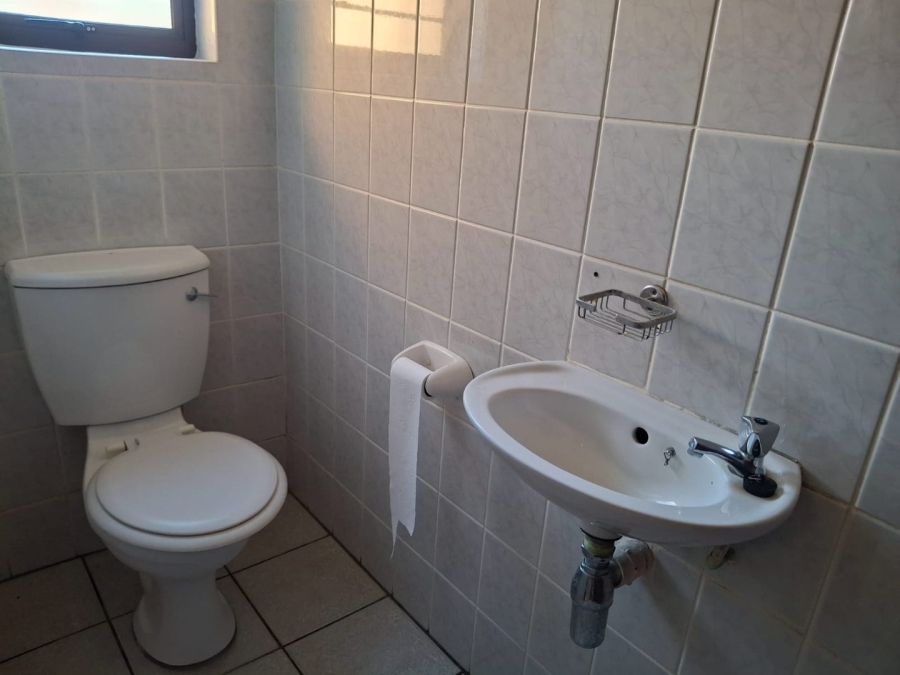 2 Bedroom Property for Sale in Uvongo Beach KwaZulu-Natal