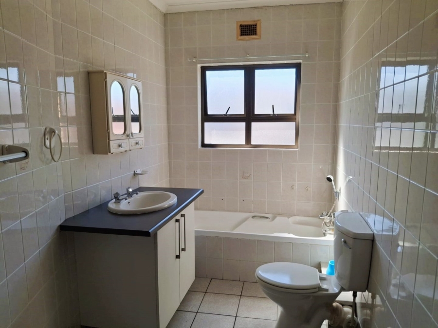 2 Bedroom Property for Sale in Uvongo Beach KwaZulu-Natal