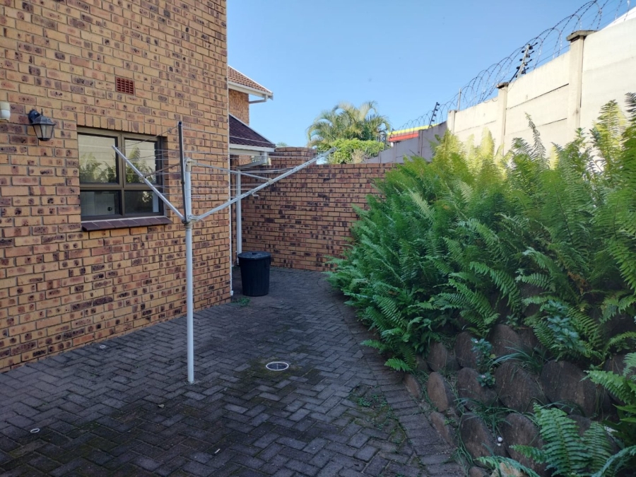 2 Bedroom Property for Sale in Uvongo Beach KwaZulu-Natal