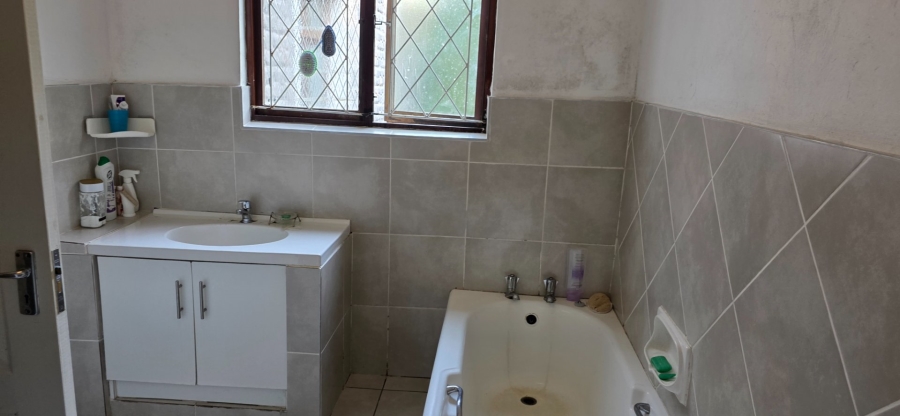 3 Bedroom Property for Sale in Umtentweni KwaZulu-Natal