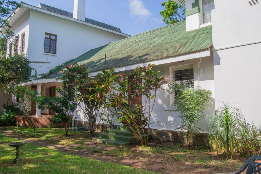 9 Bedroom Property for Sale in Umtentweni KwaZulu-Natal