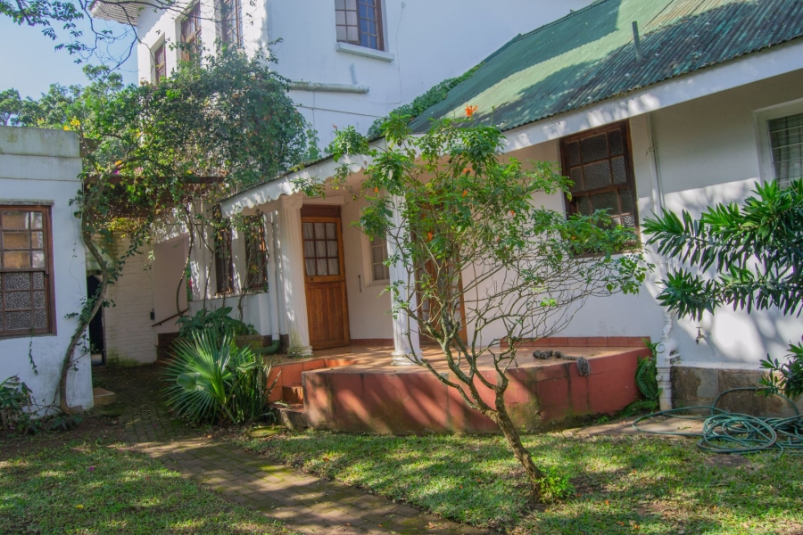 9 Bedroom Property for Sale in Umtentweni KwaZulu-Natal