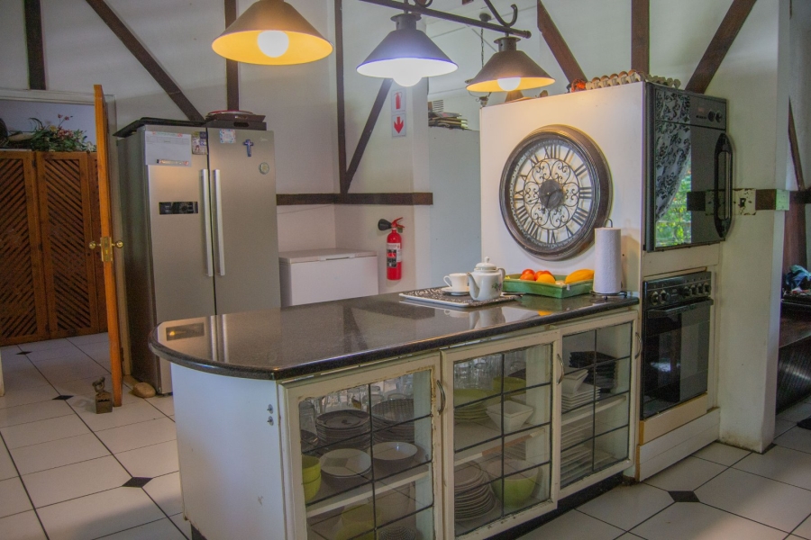 9 Bedroom Property for Sale in Umtentweni KwaZulu-Natal