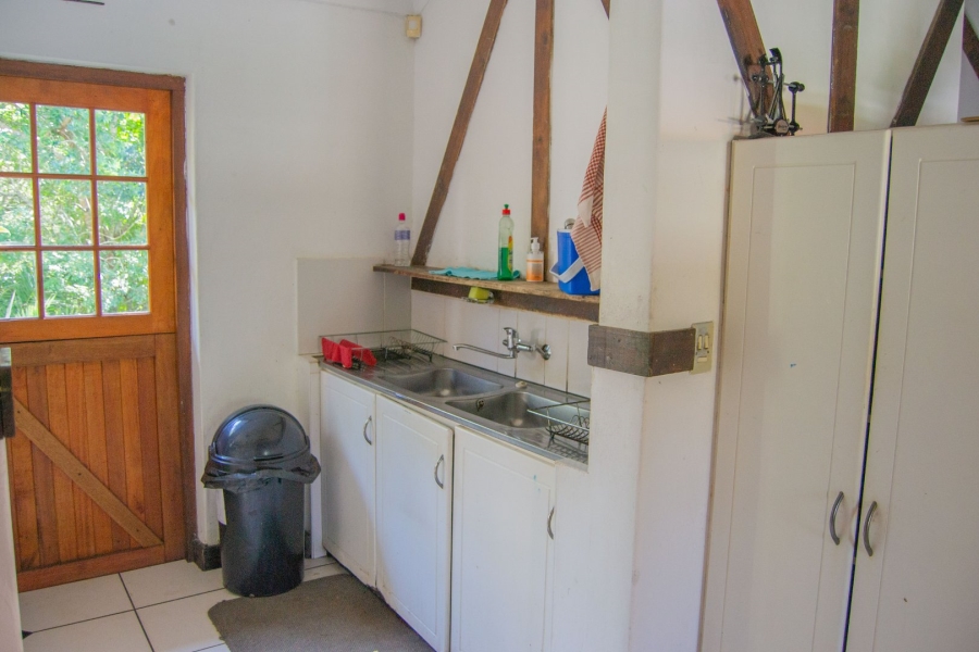 9 Bedroom Property for Sale in Umtentweni KwaZulu-Natal