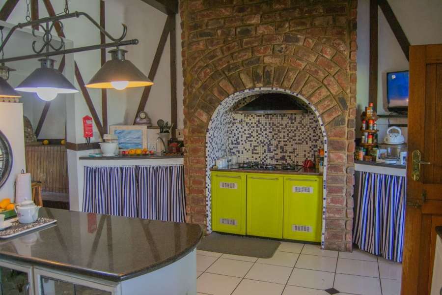 9 Bedroom Property for Sale in Umtentweni KwaZulu-Natal