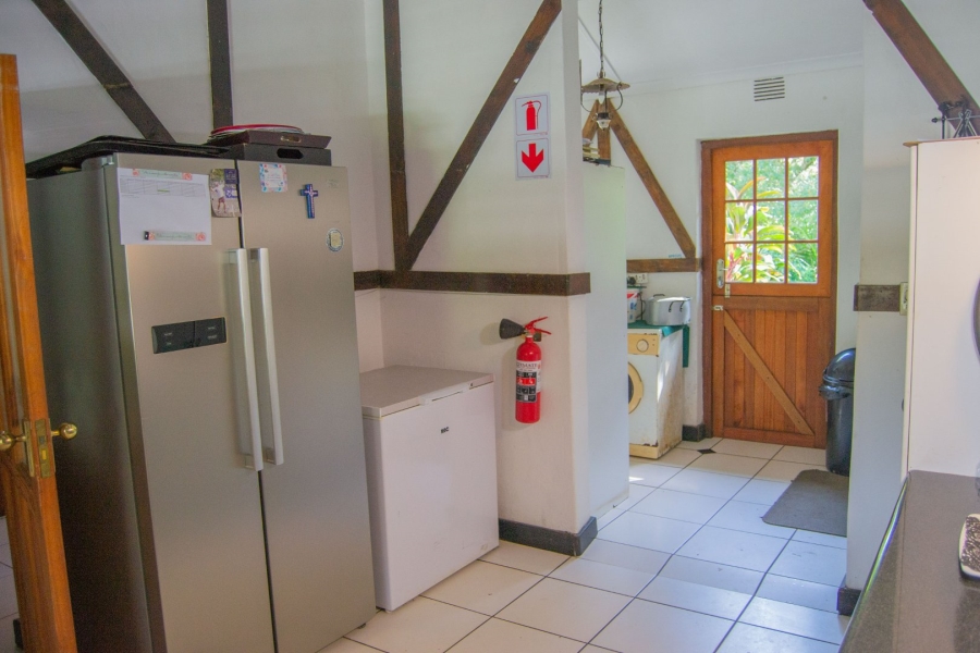 9 Bedroom Property for Sale in Umtentweni KwaZulu-Natal