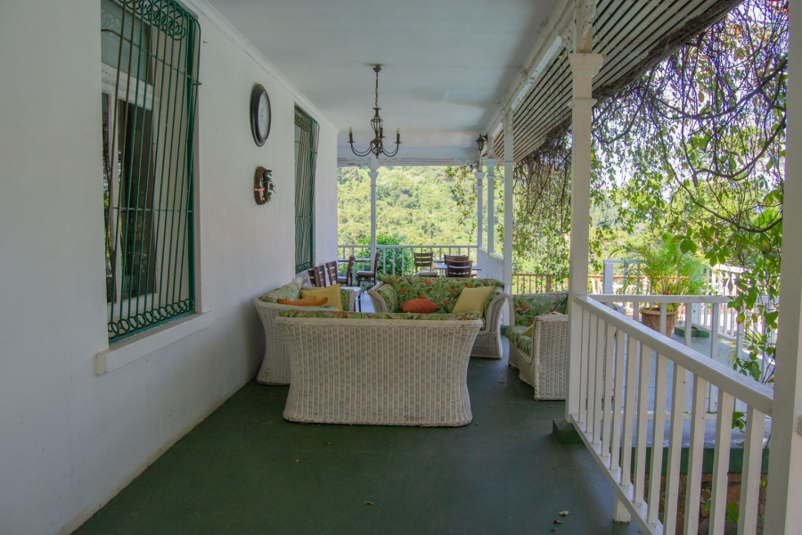 9 Bedroom Property for Sale in Umtentweni KwaZulu-Natal