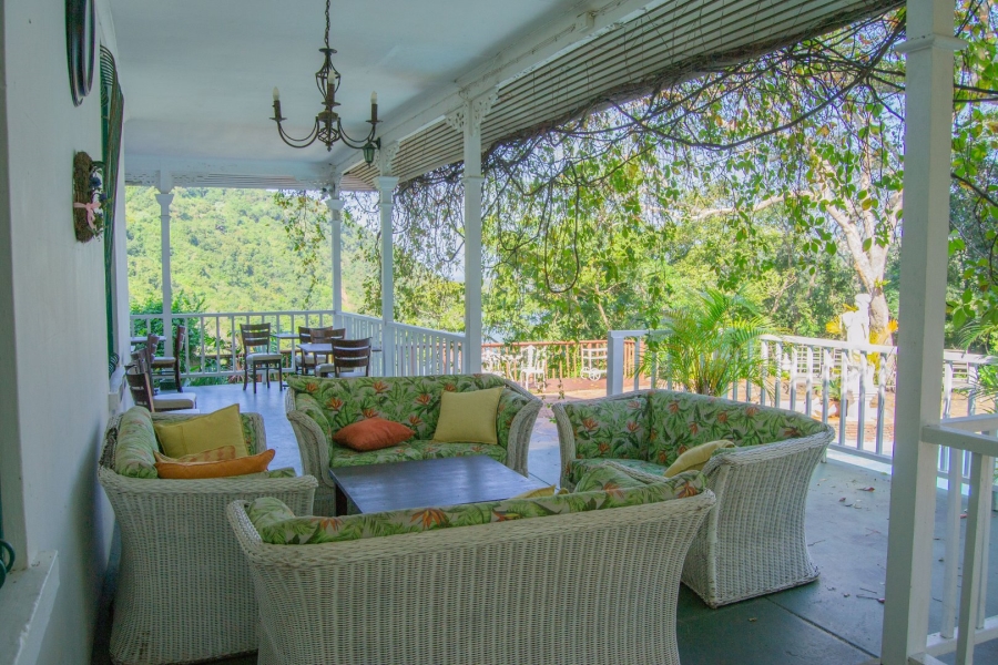 9 Bedroom Property for Sale in Umtentweni KwaZulu-Natal