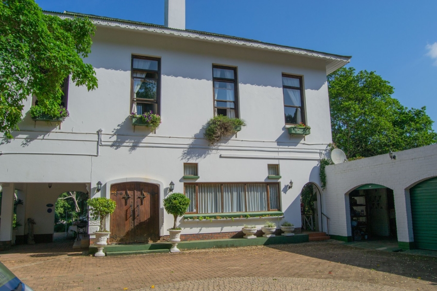9 Bedroom Property for Sale in Umtentweni KwaZulu-Natal