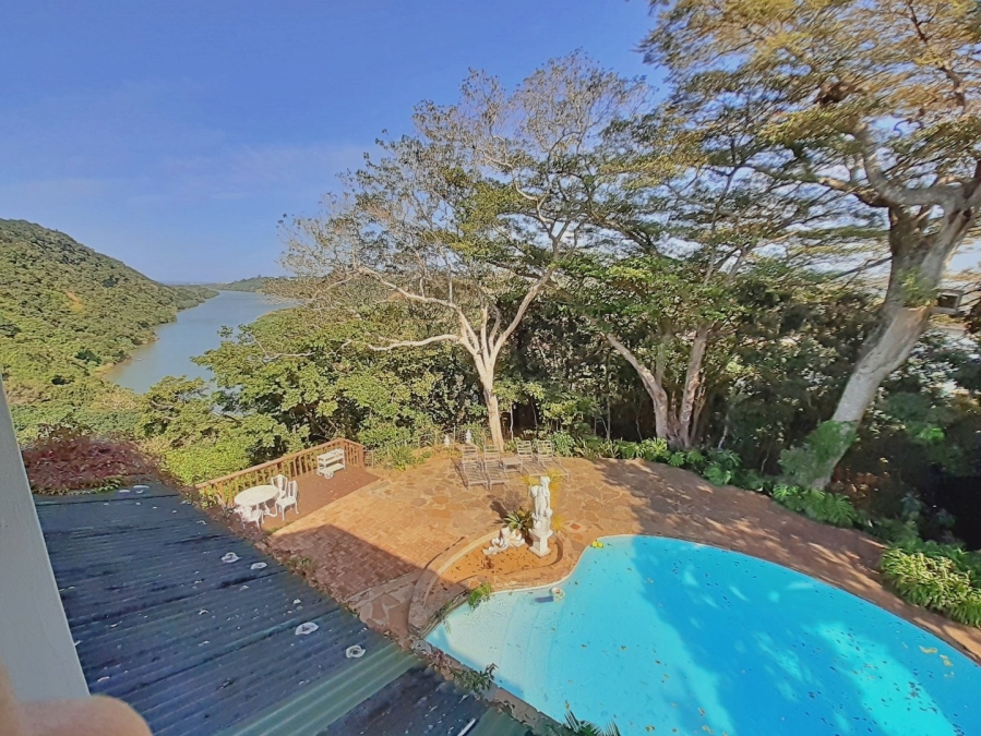 9 Bedroom Property for Sale in Umtentweni KwaZulu-Natal