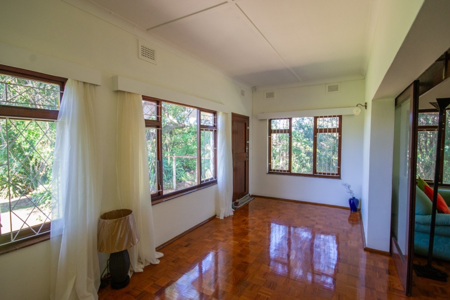5 Bedroom Property for Sale in Umtentweni KwaZulu-Natal