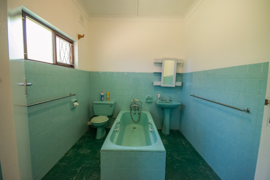 5 Bedroom Property for Sale in Umtentweni KwaZulu-Natal