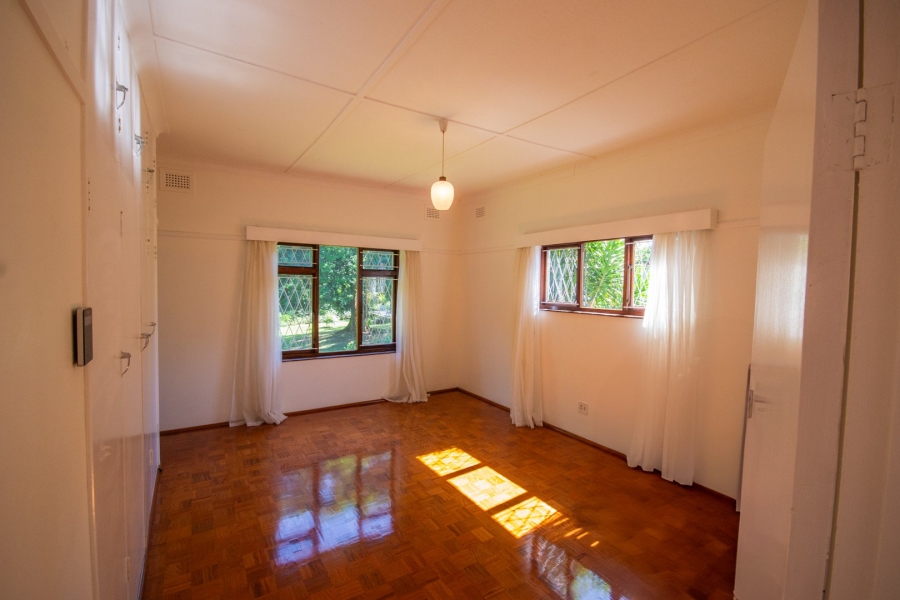 5 Bedroom Property for Sale in Umtentweni KwaZulu-Natal