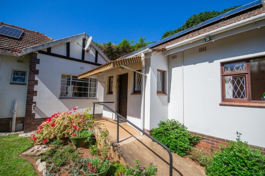 5 Bedroom Property for Sale in Umtentweni KwaZulu-Natal