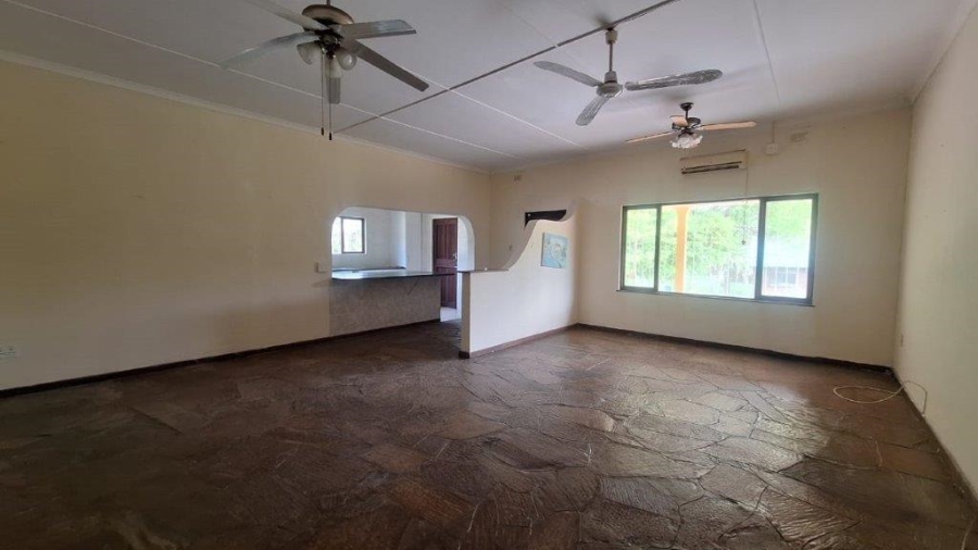 4 Bedroom Property for Sale in Sea Park KwaZulu-Natal