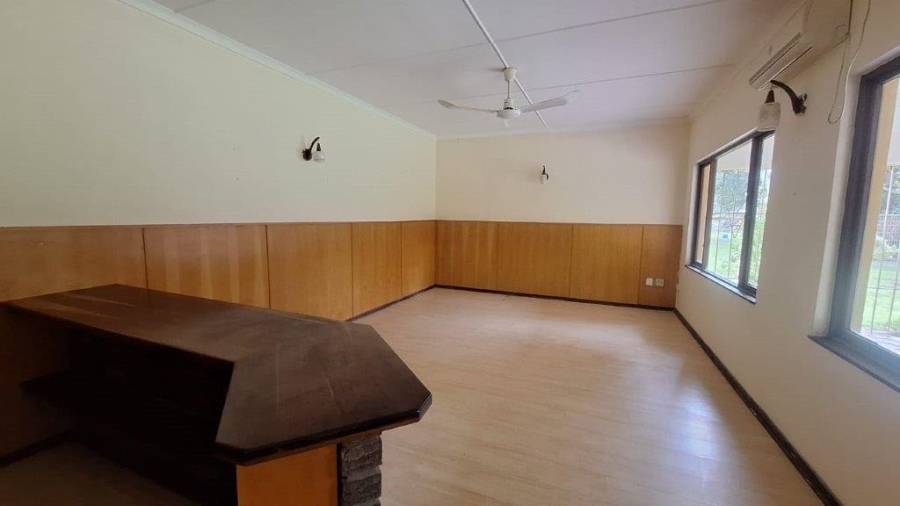 4 Bedroom Property for Sale in Sea Park KwaZulu-Natal