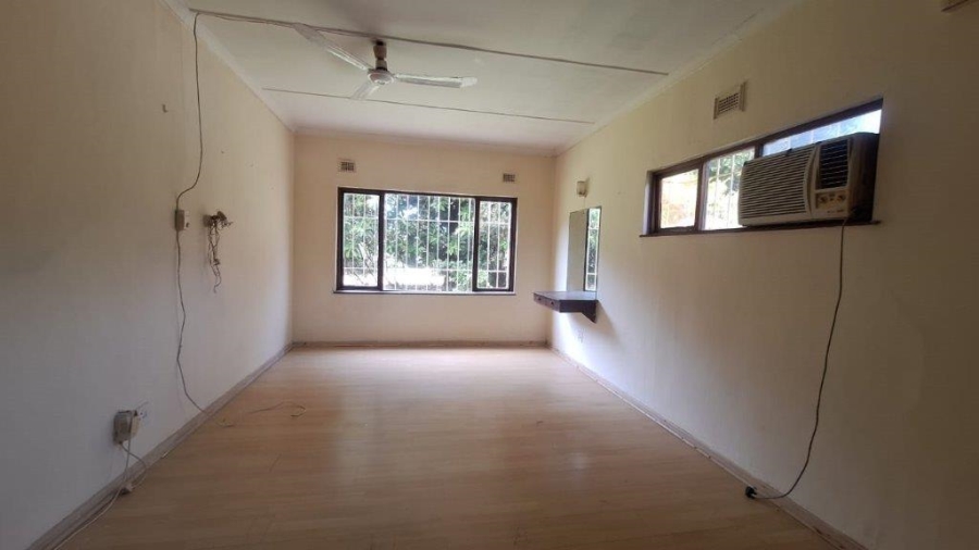 4 Bedroom Property for Sale in Sea Park KwaZulu-Natal