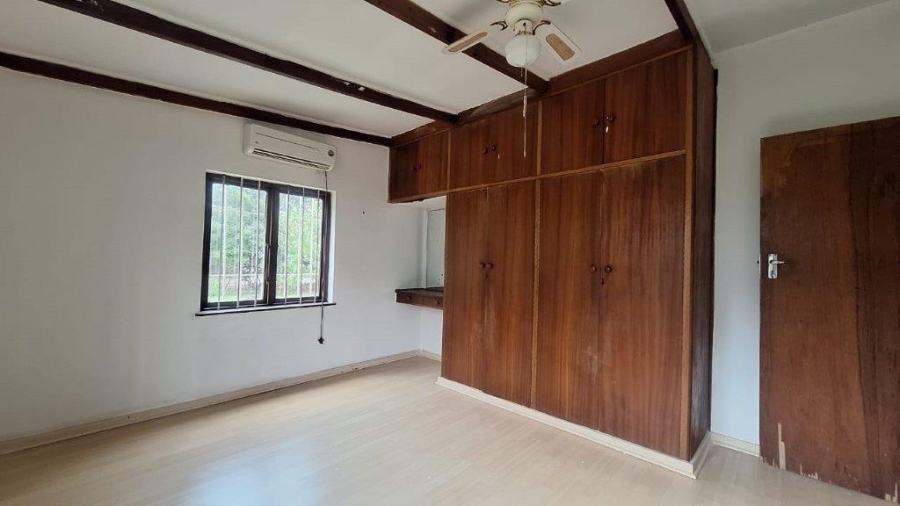 4 Bedroom Property for Sale in Sea Park KwaZulu-Natal