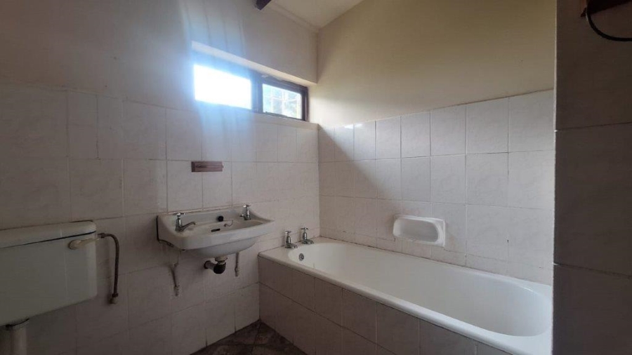4 Bedroom Property for Sale in Sea Park KwaZulu-Natal