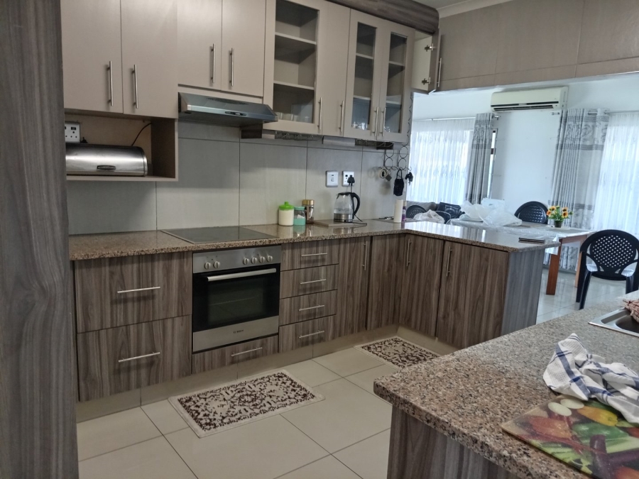 4 Bedroom Property for Sale in Uvongo Beach KwaZulu-Natal