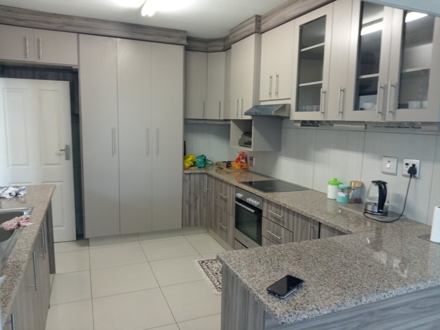 4 Bedroom Property for Sale in Uvongo Beach KwaZulu-Natal