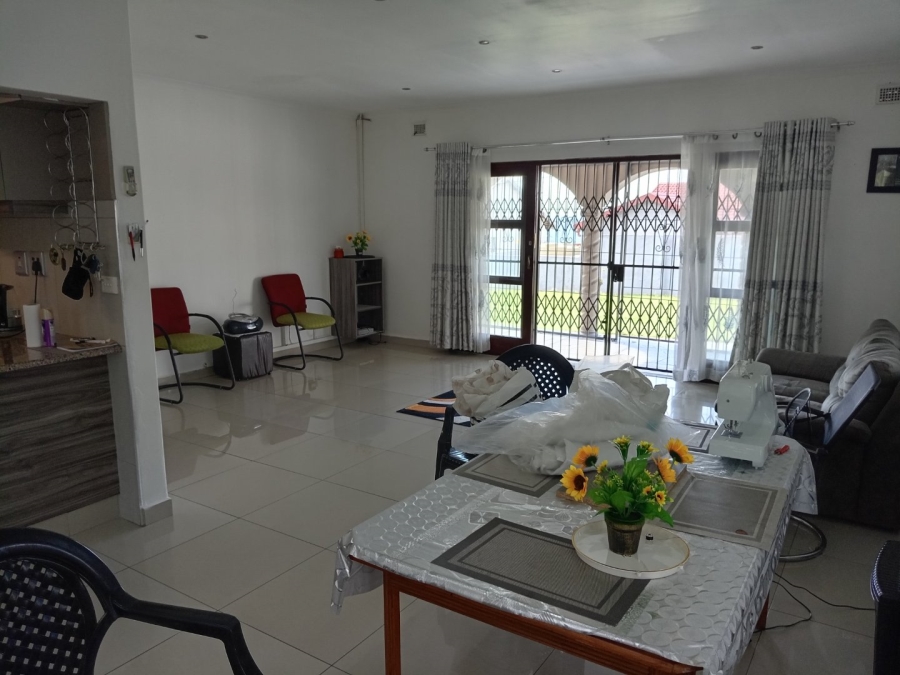 4 Bedroom Property for Sale in Uvongo Beach KwaZulu-Natal