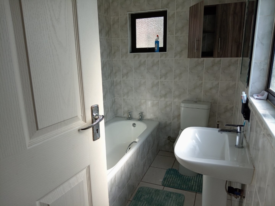 4 Bedroom Property for Sale in Uvongo Beach KwaZulu-Natal
