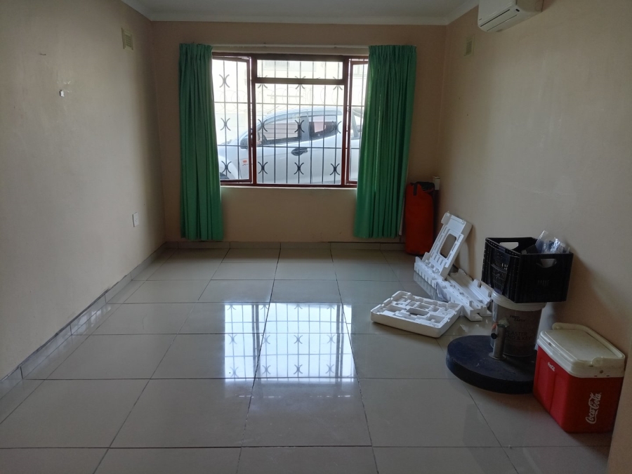 4 Bedroom Property for Sale in Uvongo Beach KwaZulu-Natal