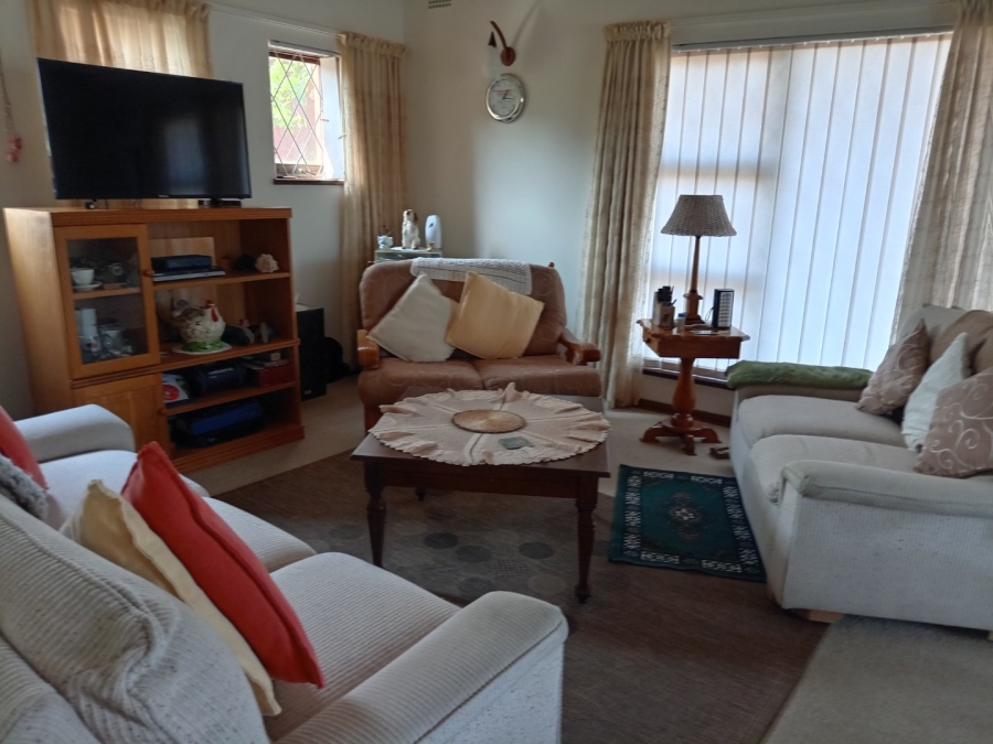 5 Bedroom Property for Sale in Shelly Beach KwaZulu-Natal