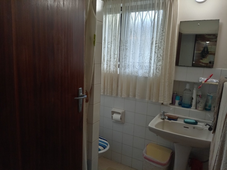 5 Bedroom Property for Sale in Shelly Beach KwaZulu-Natal