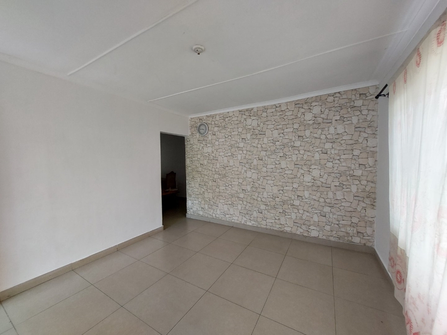 3 Bedroom Property for Sale in Dawnside KwaZulu-Natal