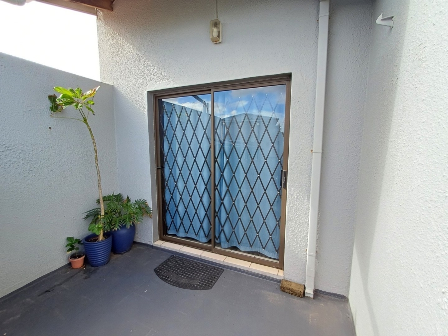 2 Bedroom Property for Sale in Lawrence Rocks KwaZulu-Natal